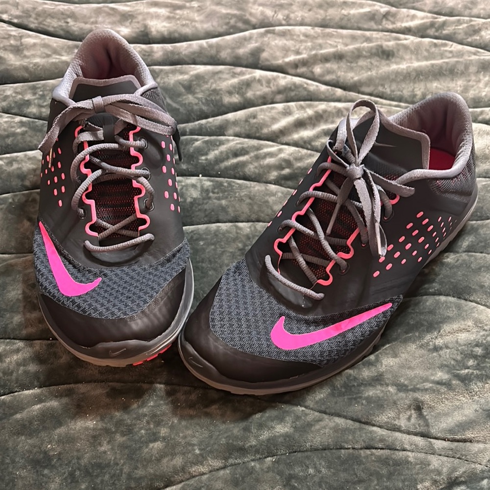 Nike Gray and Pink Athletic Shoes for Performance